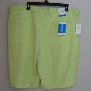 NWT. SIZE 40. Attack Life by Greg Norman men's golf shorts.